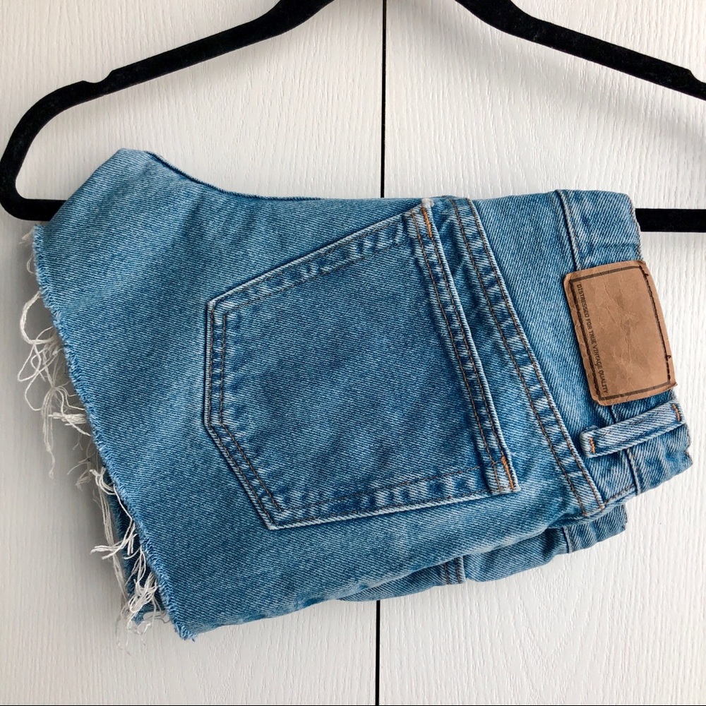 VINTAGE DENIM CUT OFF URBAN PIPELINE SHORTS